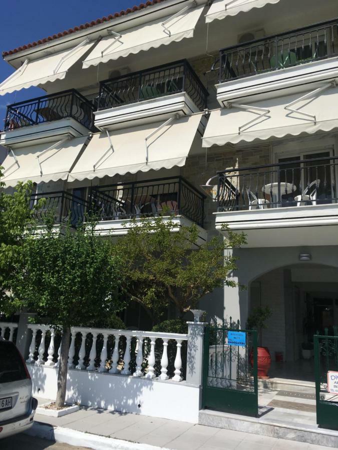 Dionisos Blue Lejlighedshotel Paralia Dionisiou Eksteriør billede